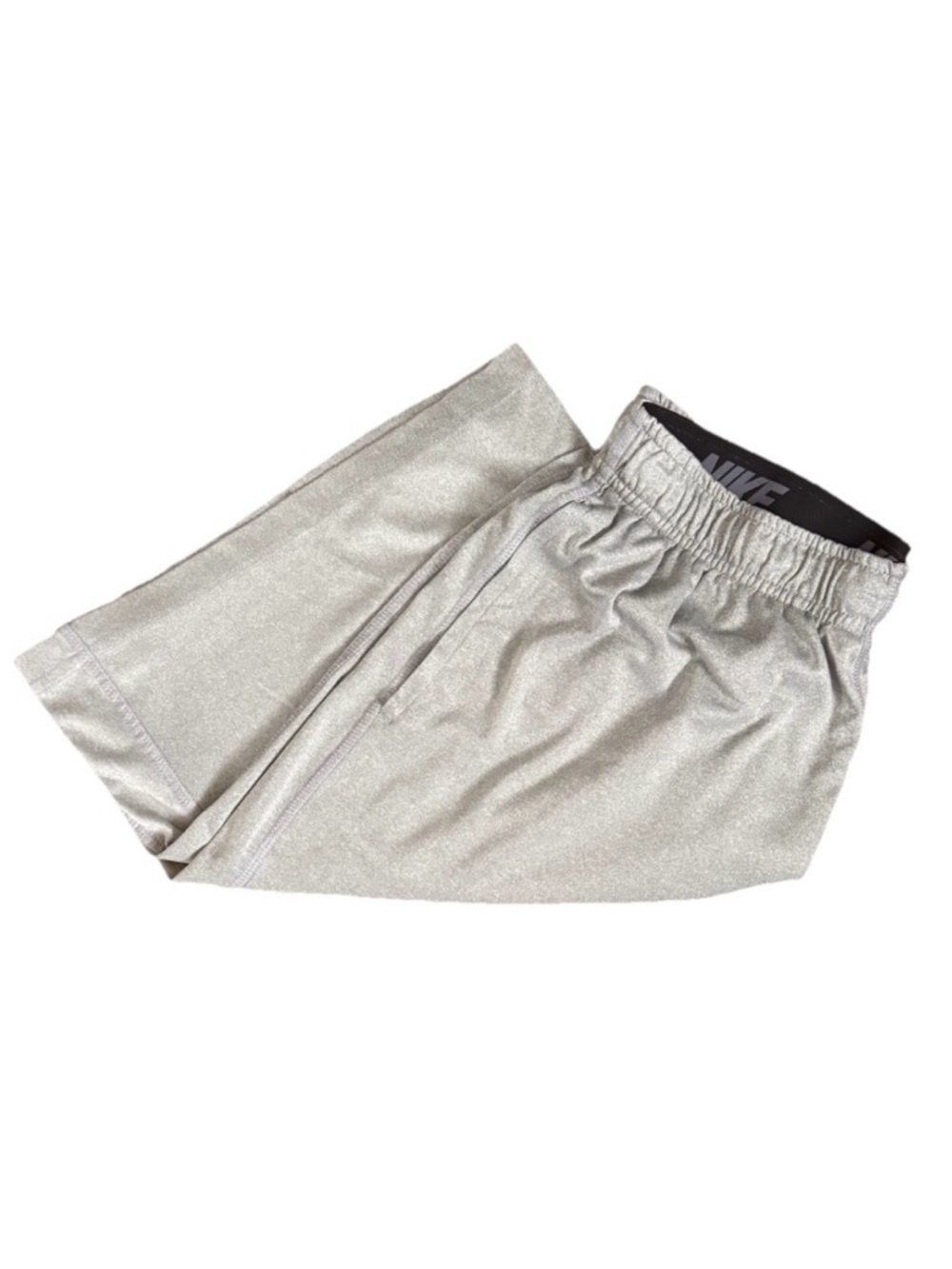 Men’s Nike dri-fit silver shorts. Size M. Great condition.